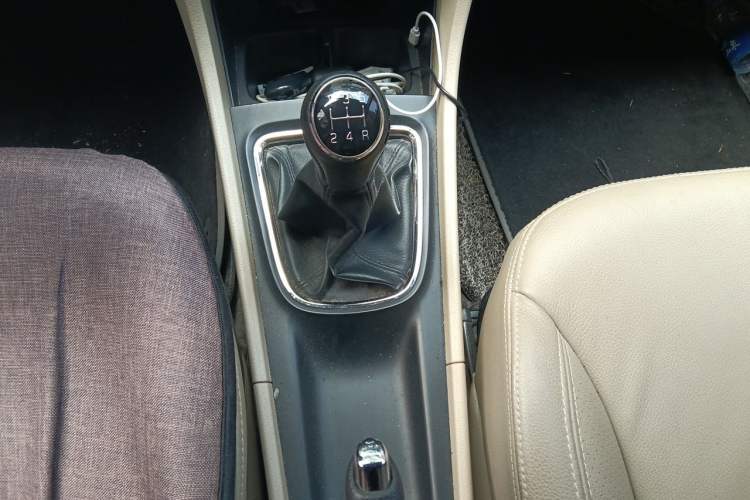 Used Suzuki Alivio 2015 1.6L Manual Enjoyment Model Gear Lever