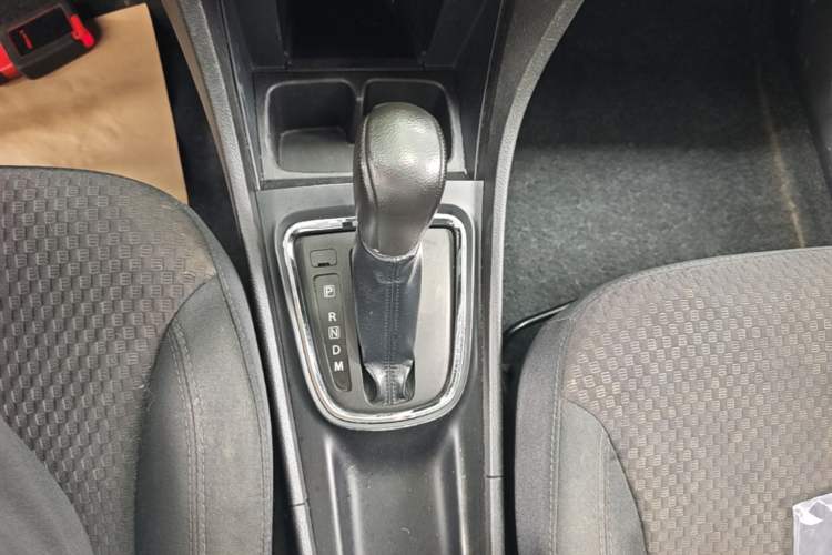 Used Suzuki Alivio 2015 1.6L Automatic Comfort Model Gear Lever