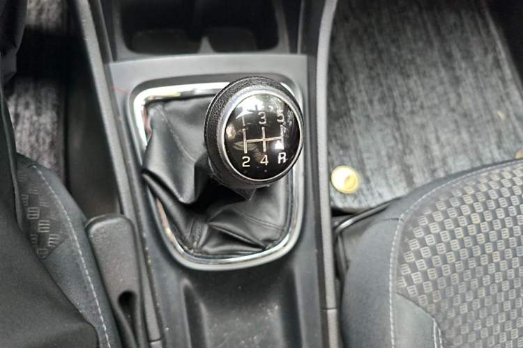 Used Suzuki Alivio 2015 1.6L Manual Comfort Model Gear Lever