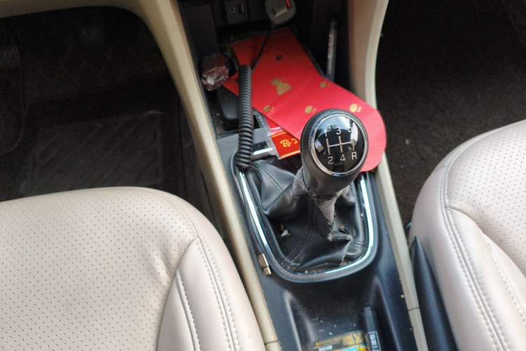Used Suzuki Alivio 2015 1.6L Manual Comfort Model Gear Lever