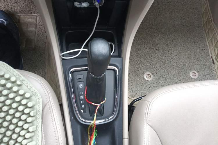 Used Suzuki Alivio 2015 1.6L Automatic Luxury Model Gear Lever