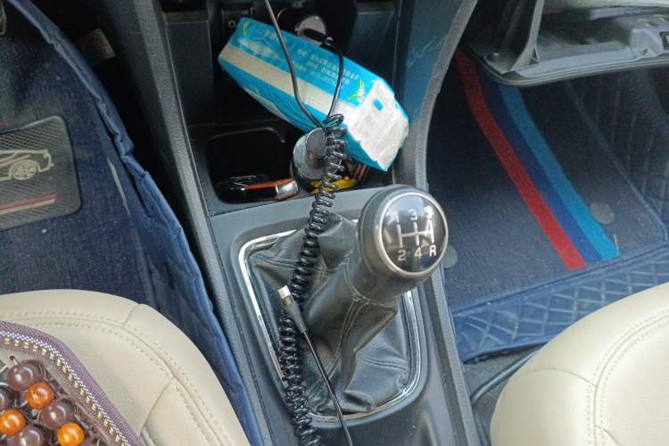 Used Suzuki Alivio 2015 1.6L Manual Comfort Model Gear Lever