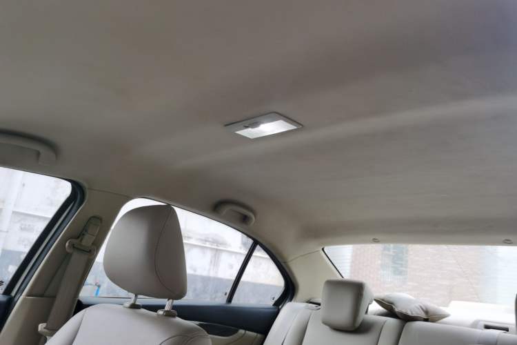 Used Suzuki Alivio 2015 1.6L Manual Comfort Model Headliner