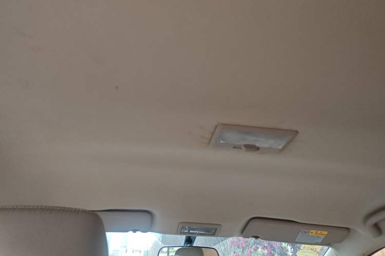 Used Suzuki Alivio 2015 1.6L Automatic Comfort Model Headliner