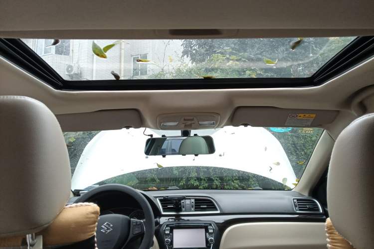 Used Suzuki Alivio 2015 1.6L Automatic Luxury Model Headliner