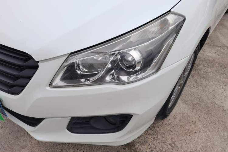 Used Suzuki Alivio 2015 1.6L Manual Comfort Model Left Front Headlight