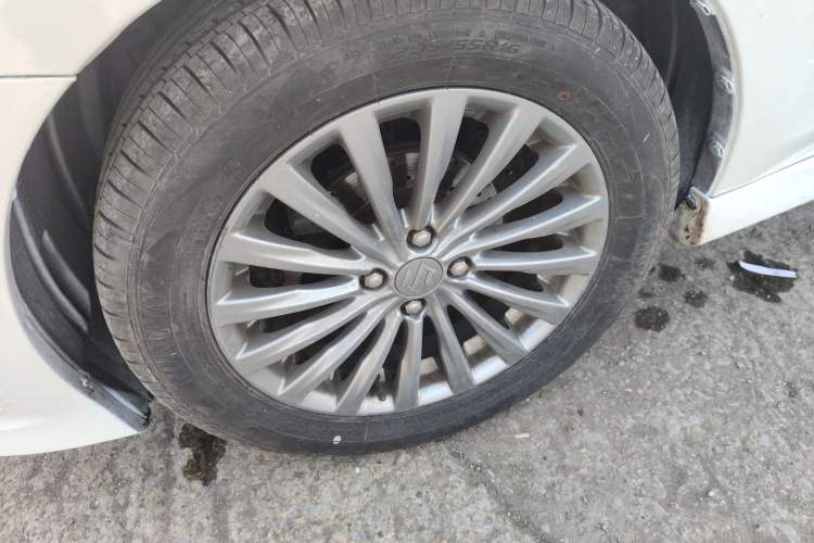 Used Suzuki Alivio 2015 1.6L Manual Enjoyment Model Left Front Wheel Hub