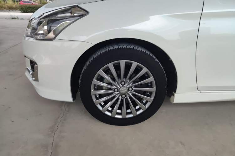 Used Suzuki Alivio 2015 1.6L Automatic Enjoyment Model Left Front Wheel Hub