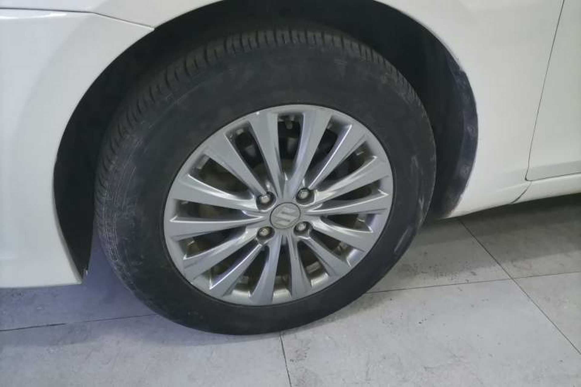 Used Suzuki Alivio 2015 1.6L Automatic Comfort Model Left Front Wheel Hub