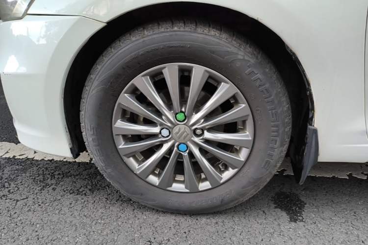 Used Suzuki Alivio 2015 1.6L Automatic Comfort Model Left Front Wheel Hub