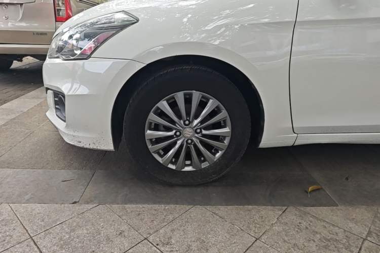 Used Suzuki Alivio 2015 1.6L Automatic Comfort Model Left Front Wheel Hub