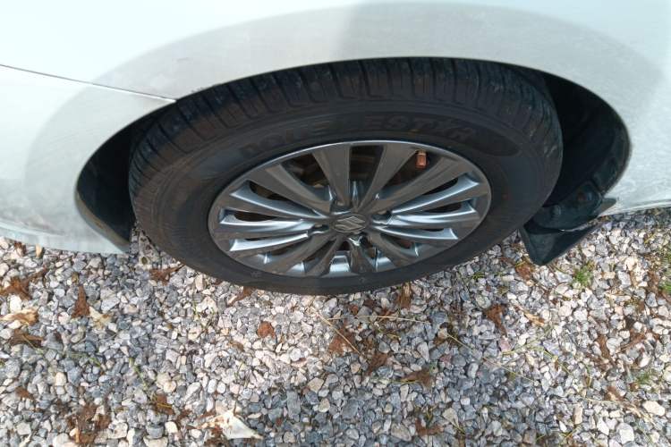 Used Suzuki Alivio 2015 1.6L Manual Comfort Model Left Front Wheel Hub