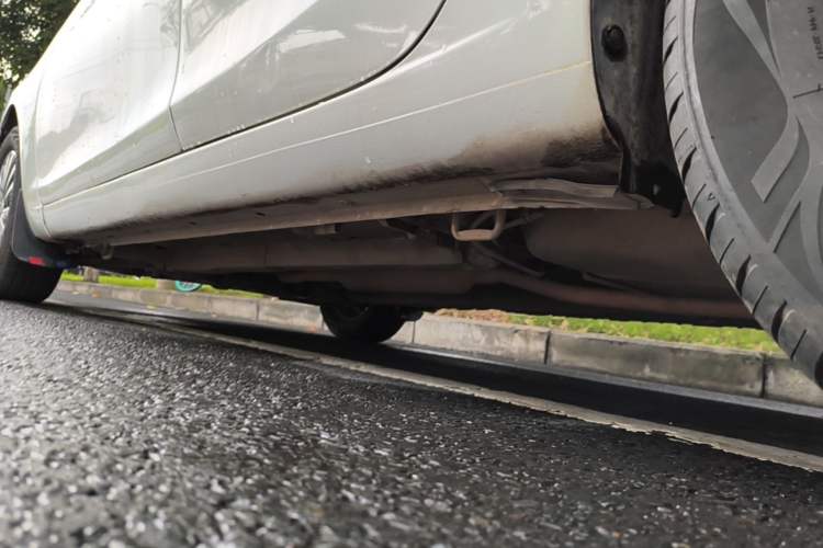 Used Suzuki Alivio 2015 1.6L Automatic Comfort Model Left Side Sill