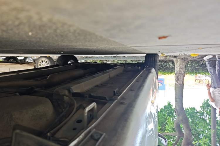 Used Suzuki Alivio 2015 1.6L Automatic Comfort Model Left Side Sill