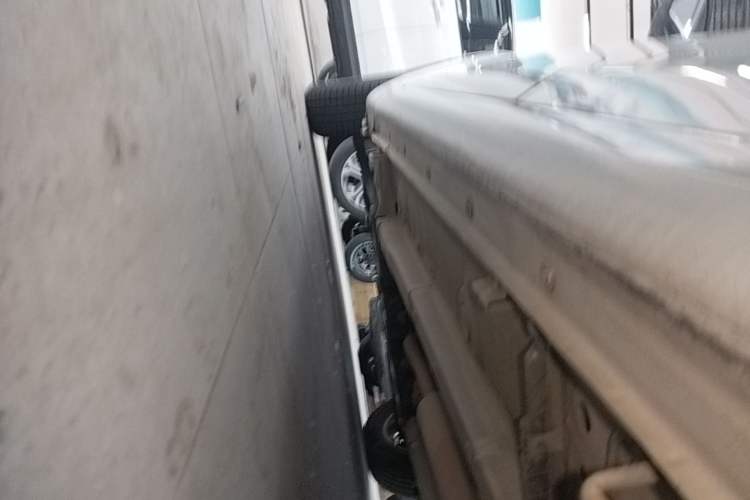 Used Suzuki Alivio 2015 1.6L Manual Comfort Model Left Side Sill