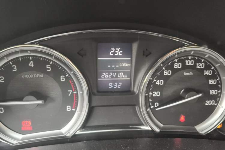 Used Suzuki Alivio  Odometer Close Up