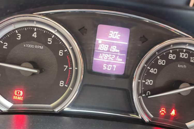 Used Suzuki Alivio 2015 1.6L Manual Comfort Model Odometer Close Up