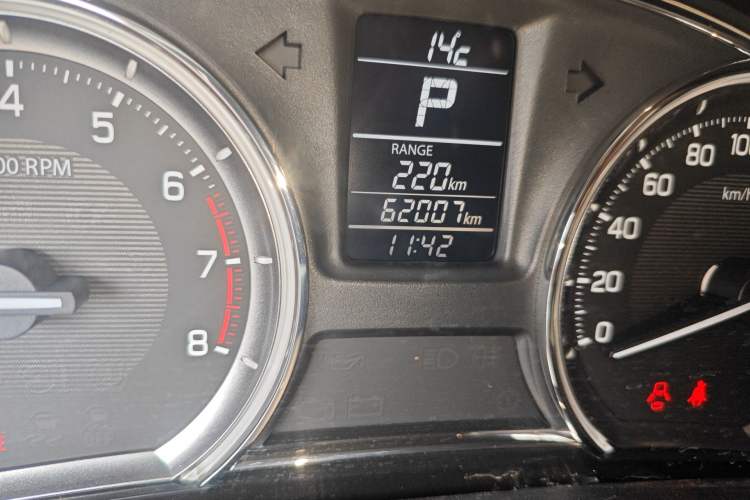 Used Suzuki Alivio 2015 1.6L Automatic Comfort Model Odometer Close Up