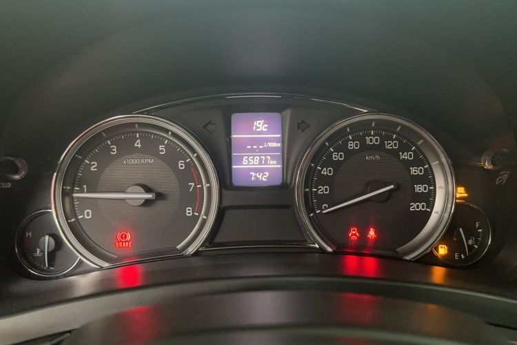 Used Suzuki Alivio 2015 1.6L Manual Comfort Model Odometer Close Up