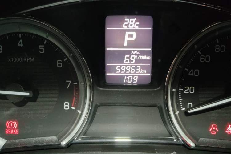 Used Suzuki Alivio 2015 1.6L Automatic Enjoyment Model Odometer Close Up