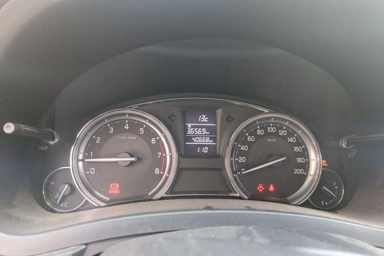 Used Suzuki Alivio 2015 1.6L Manual Comfort Model Odometer Close Up