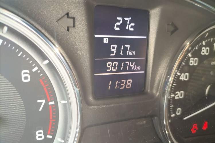 Used Suzuki Alivio 2015 1.6L Manual Comfort Model Odometer Close Up