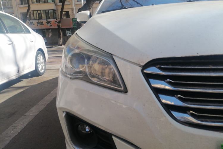 Used Suzuki Alivio 2015 1.6L Manual Enjoyment Model Right Front Headlight