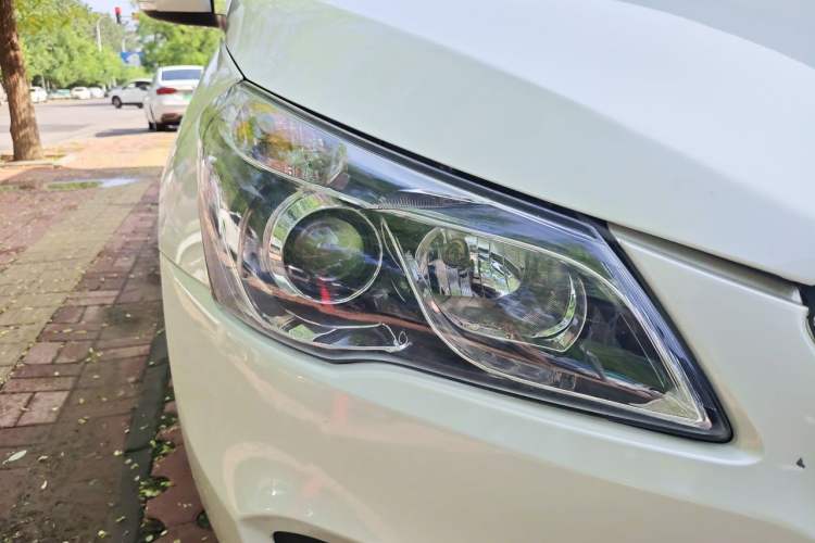 Used Suzuki Alivio 2015 1.6L Automatic Comfort Model Right Front Headlight