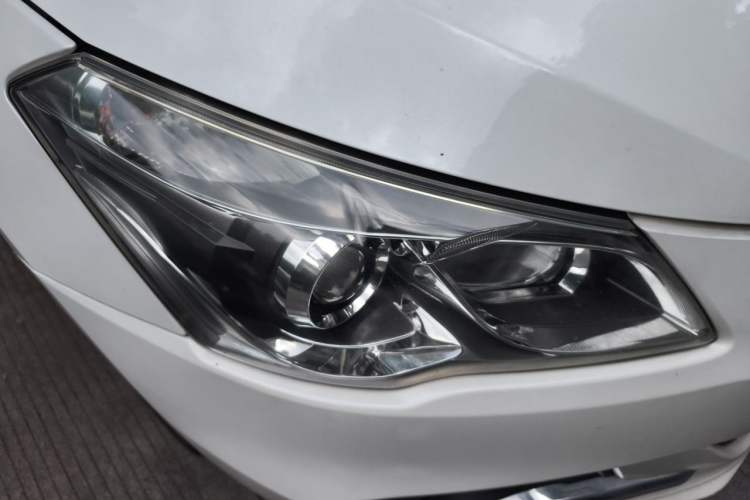 Used Suzuki Alivio 2015 1.6L Automatic Enjoyment Model Right Front Headlight
