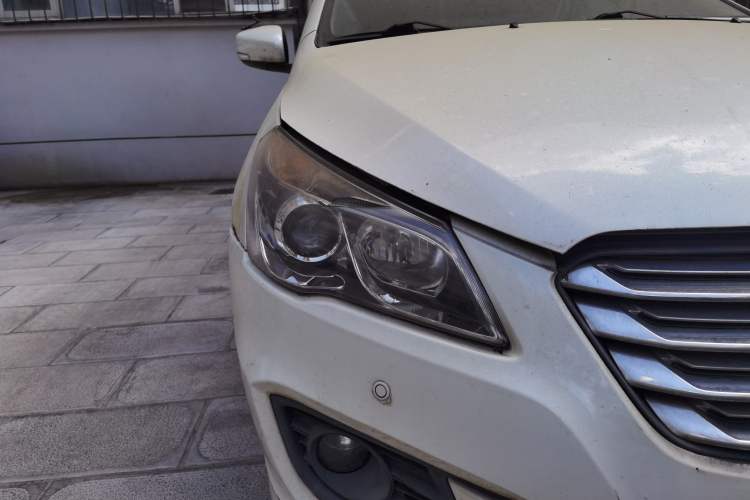 Used Suzuki Alivio 2015 1.6L Manual Comfort Model Right Front Headlight