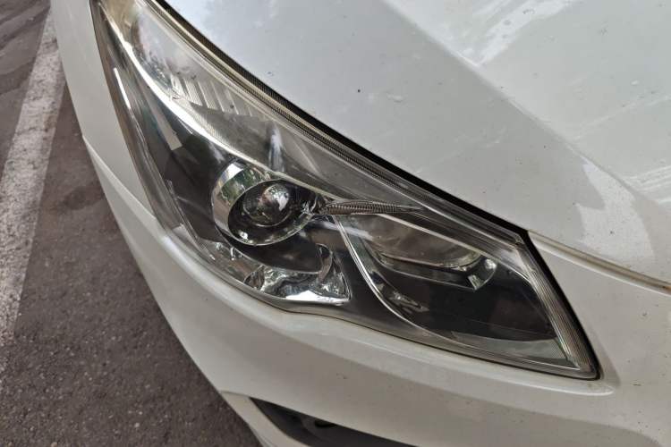 Used Suzuki Alivio 2015 1.6L Manual Comfort Model Right Front Headlight
