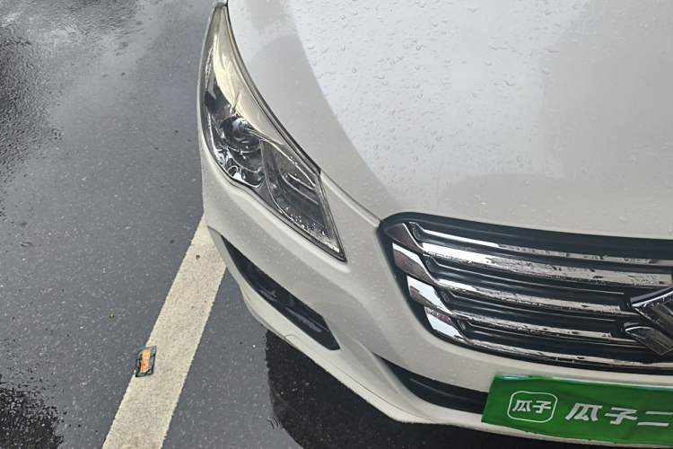 Used Suzuki Alivio 2015 1.6L Automatic Comfort Model Right Front Headlight