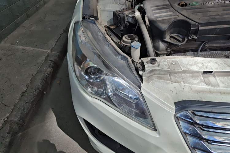 Used Suzuki Alivio 2015 1.6L Manual Comfort Model Right Front Headlight