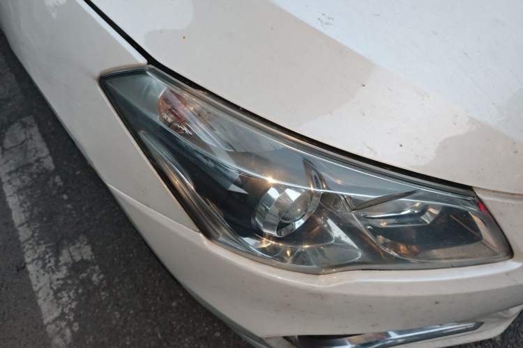 Used Suzuki Alivio 2015 1.6L Automatic Enjoyment Model Right Front Headlight