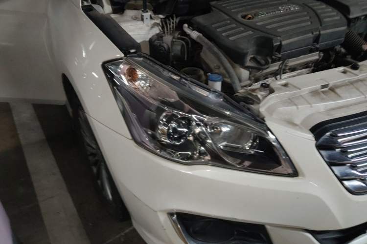 Used Suzuki Alivio 2015 1.6L Automatic Enjoyment Model Right Front Headlight