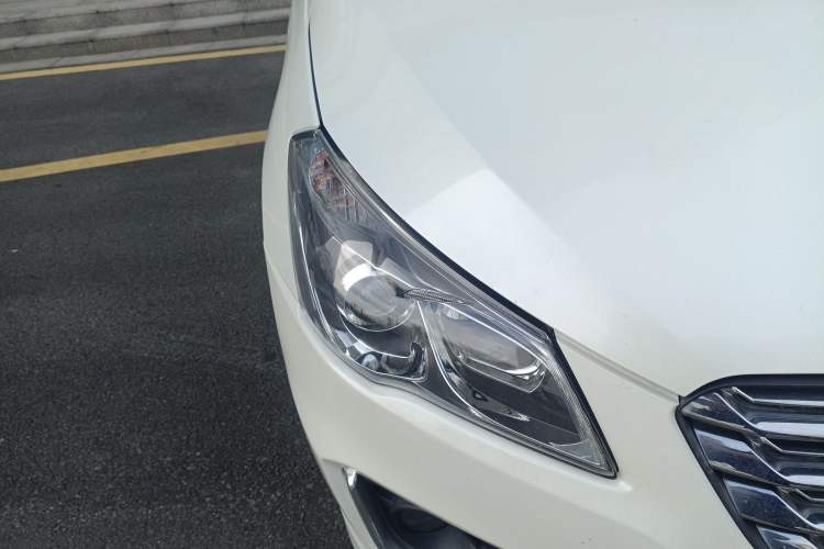 Used Suzuki Alivio 2015 1.6L Automatic Enjoyment Model Right Front Headlight