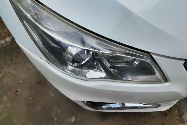 Used Suzuki Alivio 2015 1.6L Automatic Enjoyment Model Right Front Headlight