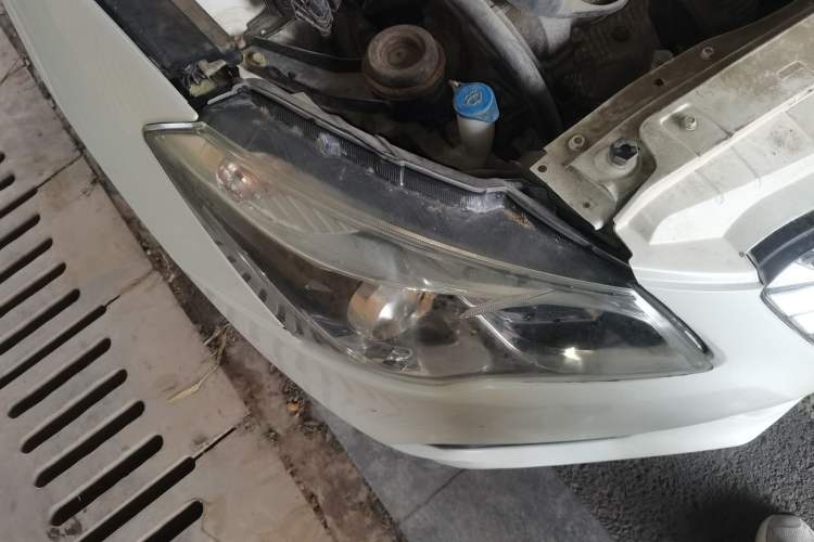 Used Suzuki Alivio 2015 1.6L Manual Comfort Model Right Front Headlight
