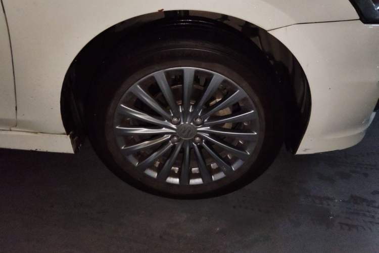 Used Suzuki Alivio 2015 1.6L Automatic Enjoyment Model Right Front Wheel Hub
