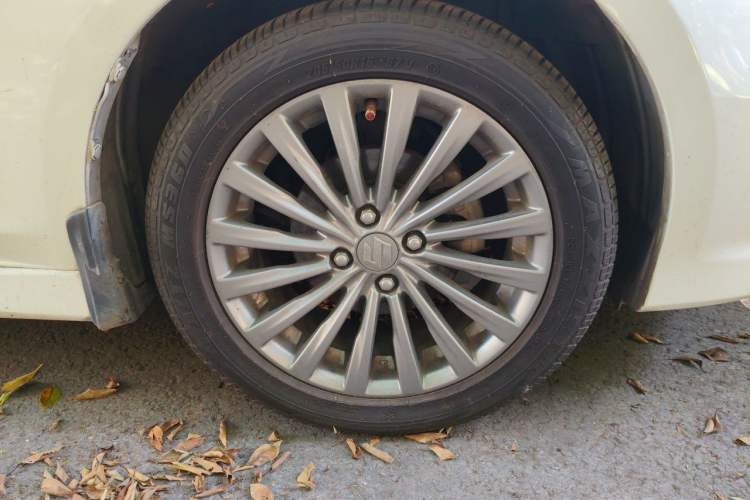 Used Suzuki Alivio 2015 1.6L Manual Enjoyment Model Right Front Wheel Hub
