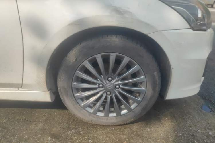 Used Suzuki Alivio 2015 1.6L Automatic Enjoyment Model Right Front Wheel Hub