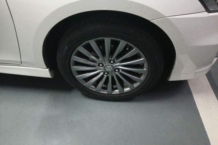 Used Suzuki Alivio 2015 1.6L Manual Enjoyment Model Right Front Wheel Hub
