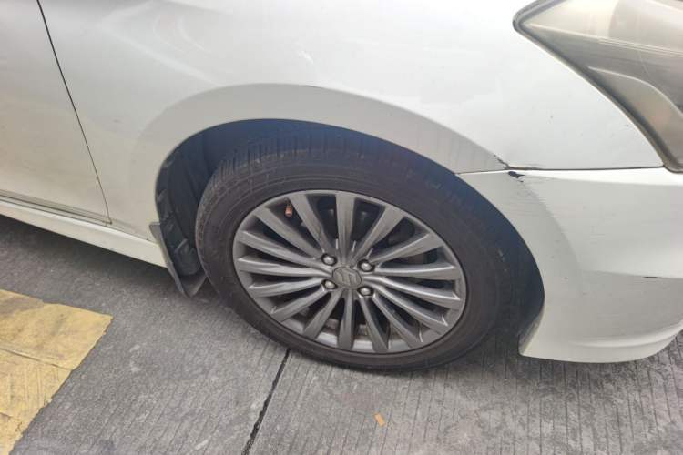 Used Suzuki Alivio 2015 1.6L Automatic Enjoyment Model Right Front Wheel Hub