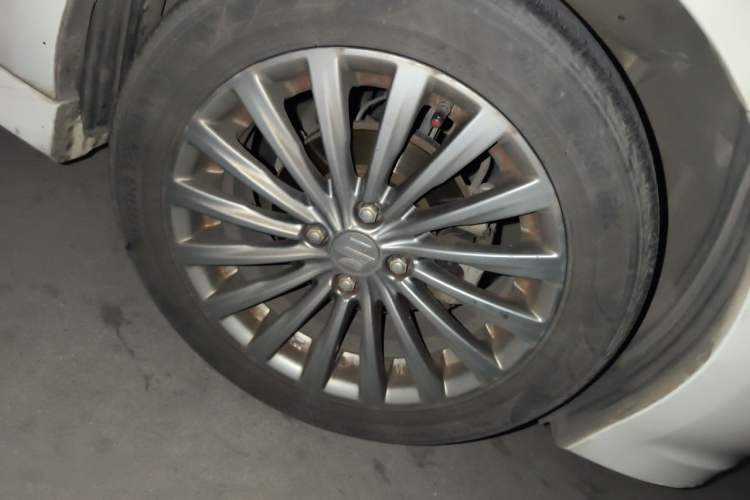 Used Suzuki Alivio 2015 1.6L Automatic Enjoyment Model Right Front Wheel Hub