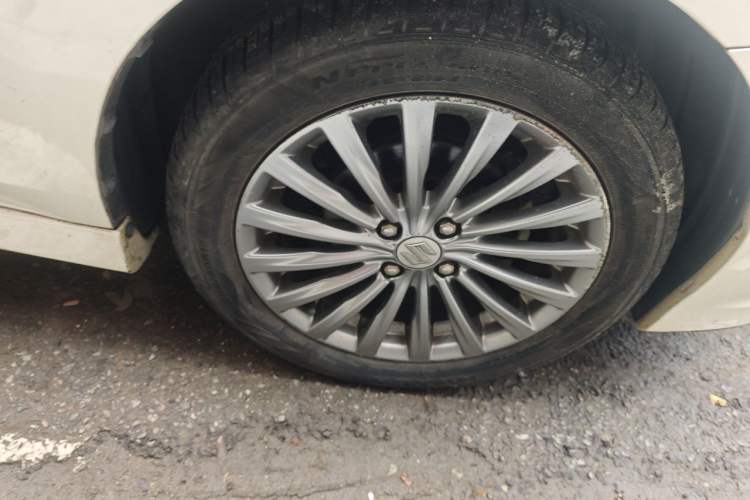 Used Suzuki Alivio 2015 1.6L Automatic Enjoyment Model Right Front Wheel Hub
