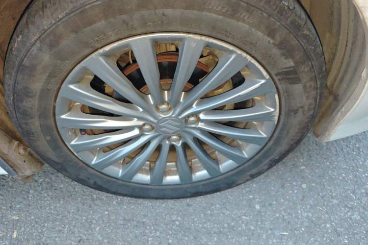 Used Suzuki Alivio 2015 1.6L Automatic Enjoyment Model Right Front Wheel Hub