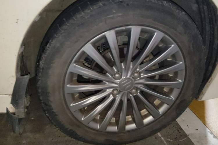 Used Suzuki Alivio 2015 1.6L Automatic Enjoyment Model Right Front Wheel Hub