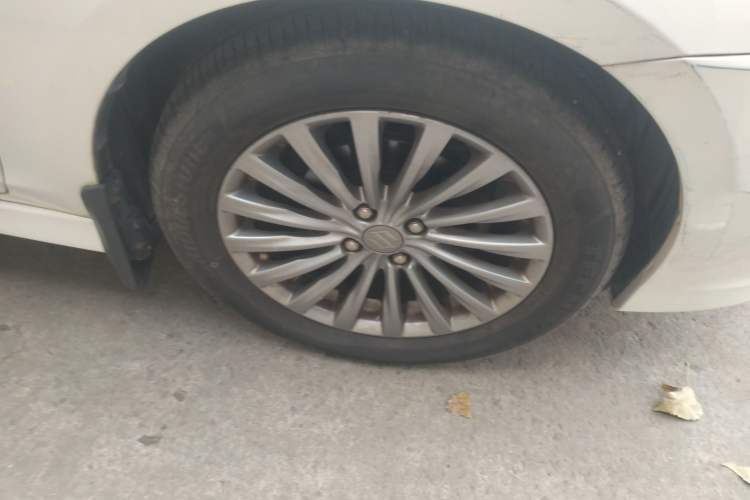 Used Suzuki Alivio 2015 1.6L Automatic Enjoyment Model Right Front Wheel Hub