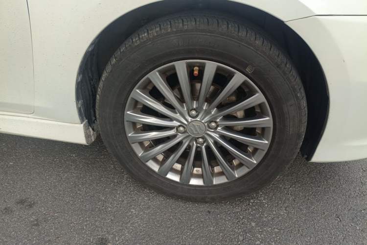 Used Suzuki Alivio 2015 1.6L Automatic Enjoyment Model Right Front Wheel Hub
