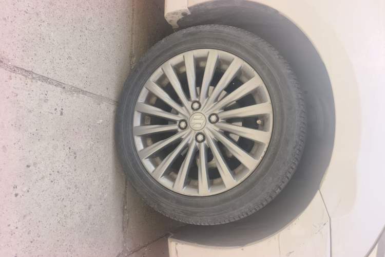 Used Suzuki Alivio 2015 1.6L Automatic Enjoyment Model Right Front Wheel Hub